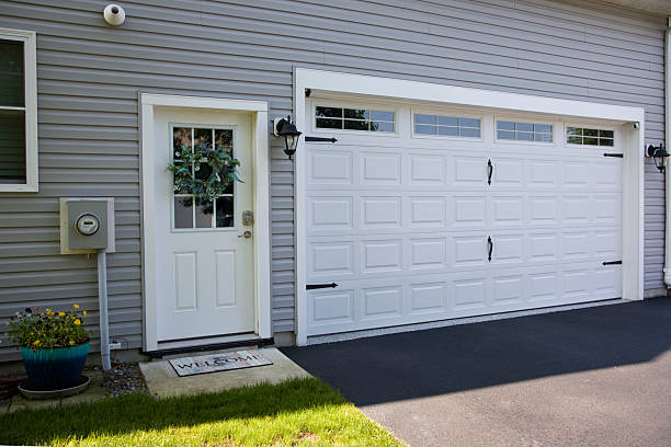 24/7 Emergency Garage Door Panel Replacement experts in Tinton Falls, NJ